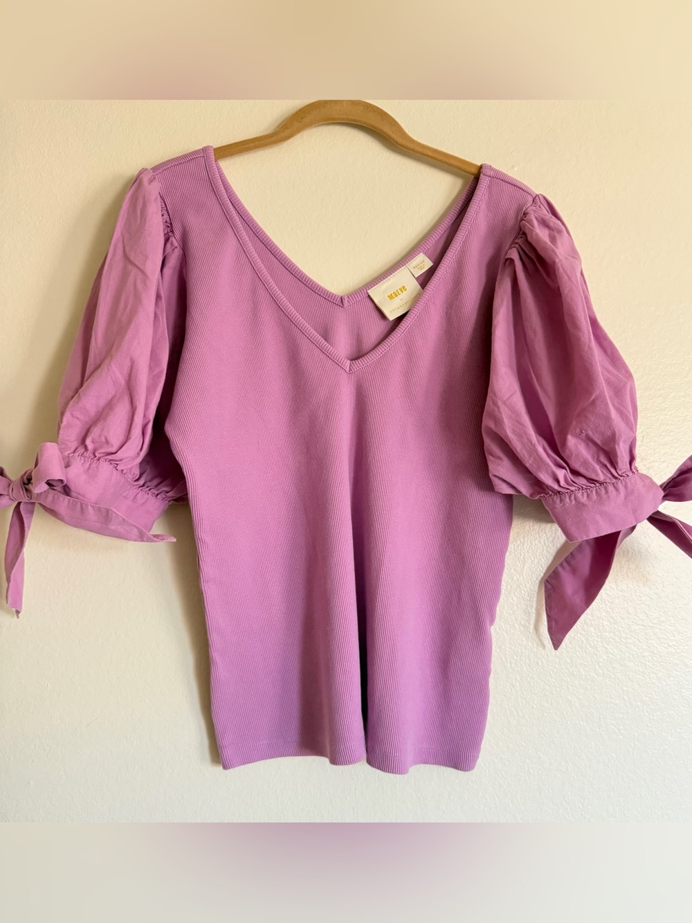 Maeve Anthropologie Ribbed V Neck Top in Lavender Puff Sleeves